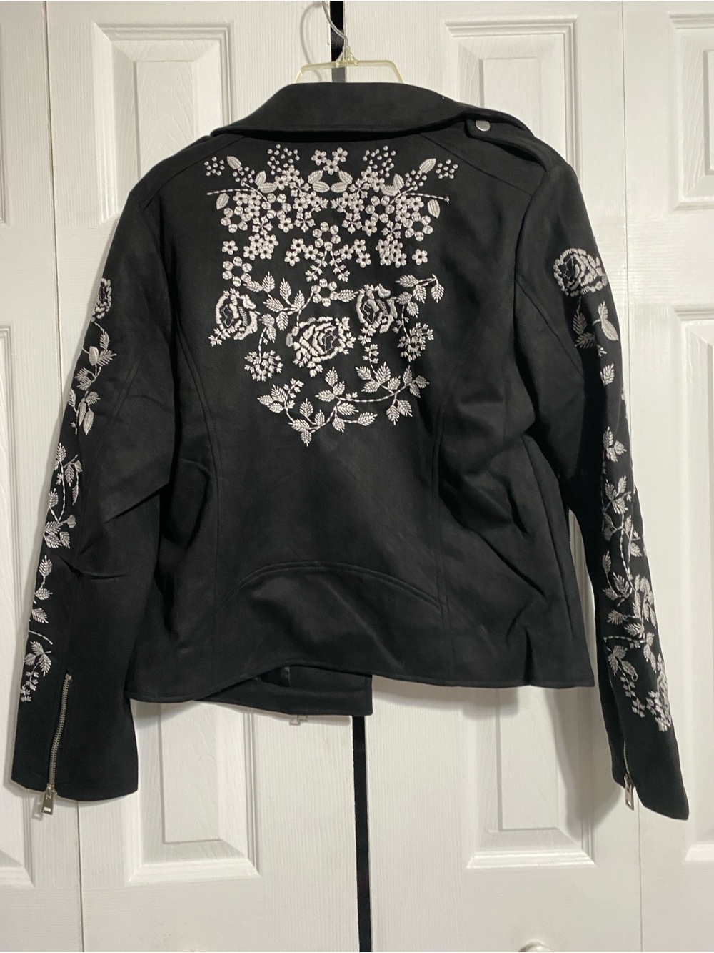 PAPARAZZI black embroidered floral NWT coat jacket size LARGE - Picture 7 of 14